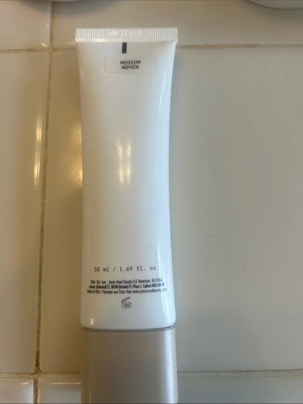 Jones Road Just Enough Tinted Moisturizer - Medium